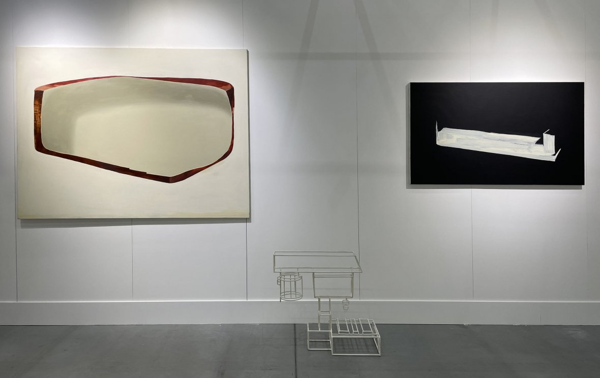 Detail of the stand (works by Andrei Roiter and Anya Zhelud)